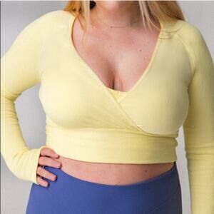 Balance Athletica Infinity Wrap Long Sleeve Crop Top Yellow size Medium